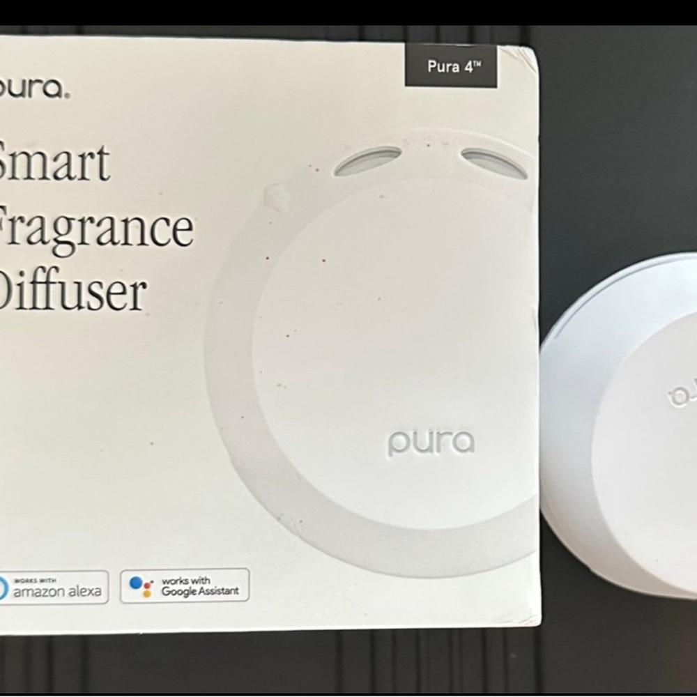 Pura White Smart Fragrance Diffuser